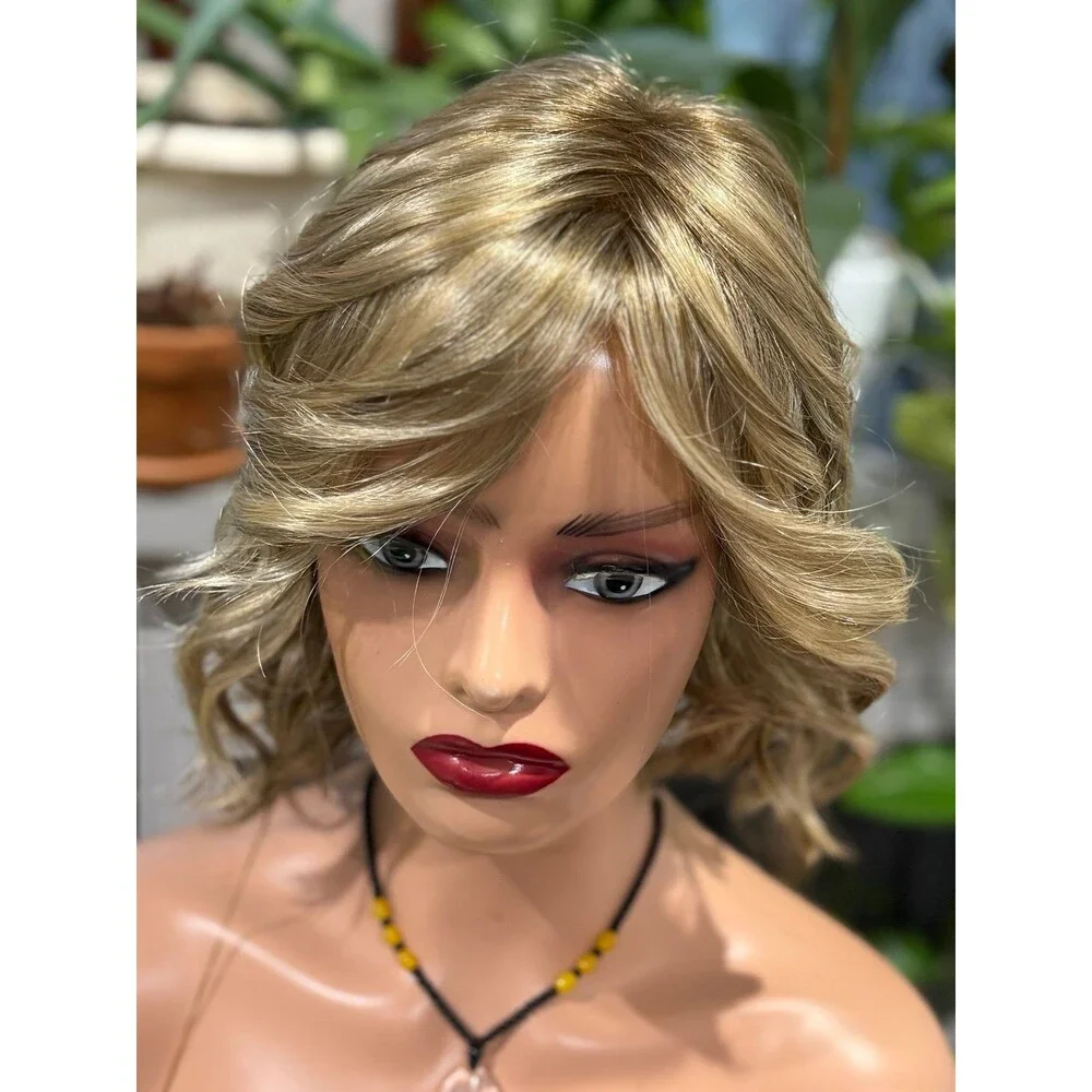 Jon Renau “January” wig in color Malibu blond New